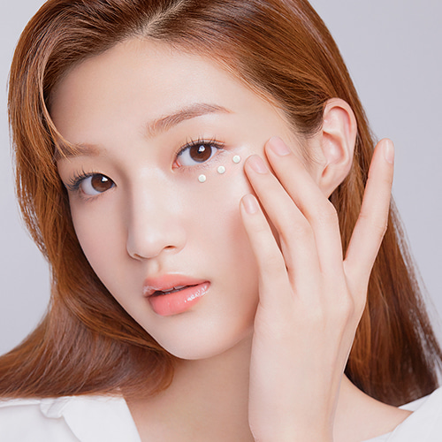 Perfect Renew youth Retinol model image